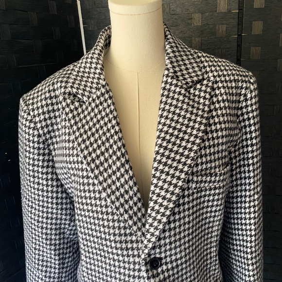 Houndstooth men’s suit - Picture 3 of 5